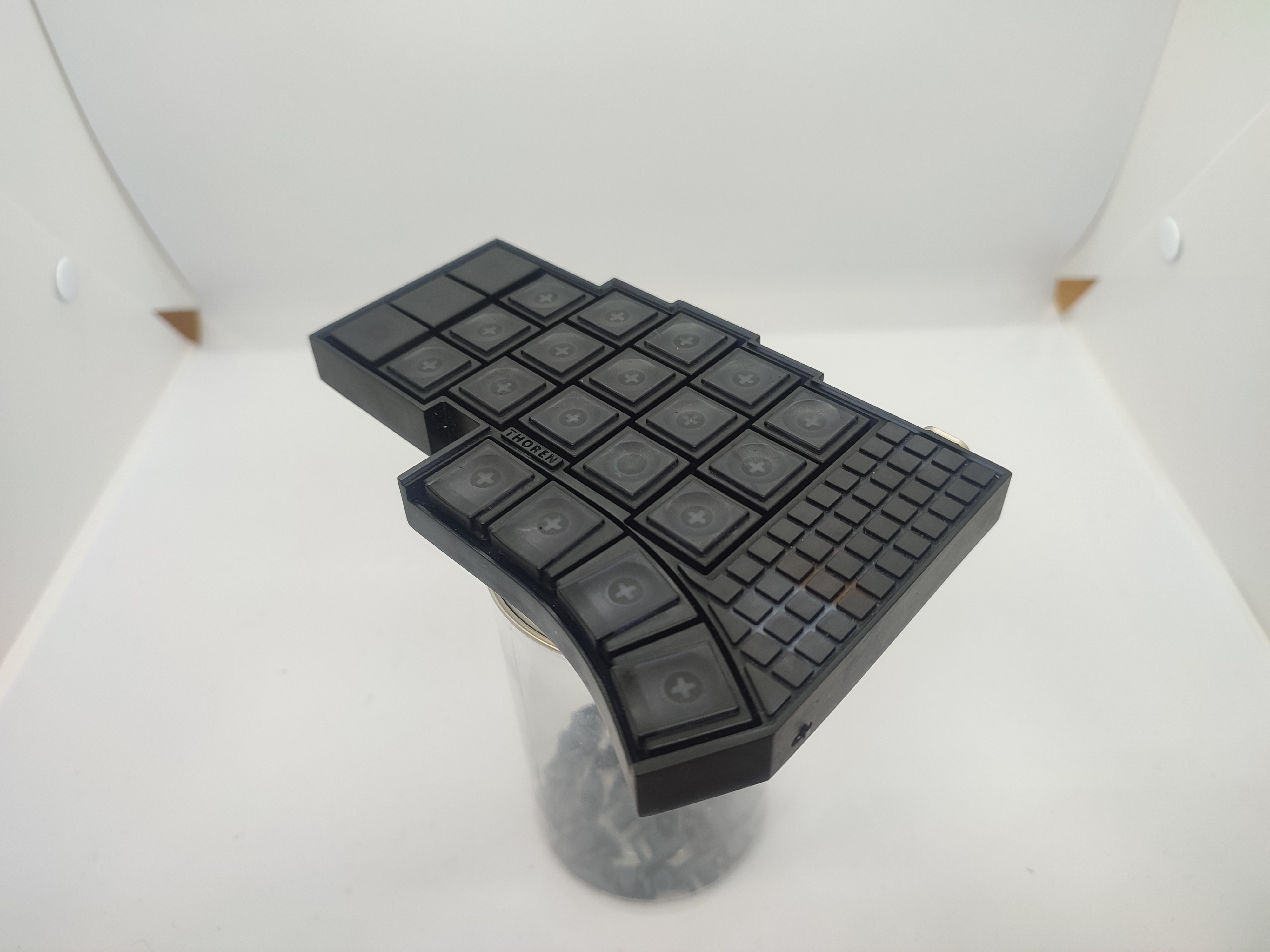 Keyboard with keycaps